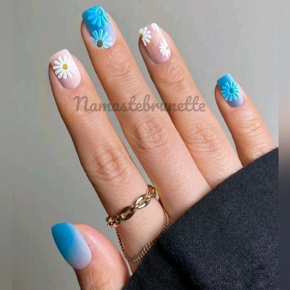 2/16 Blue Boho Ombe Daisy Press on Nails